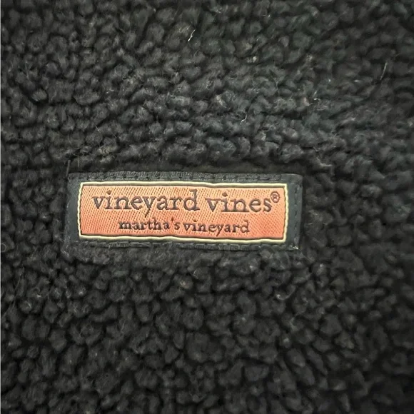 Vineyard Vines Black Fleece Vest - Picture 4 of 9